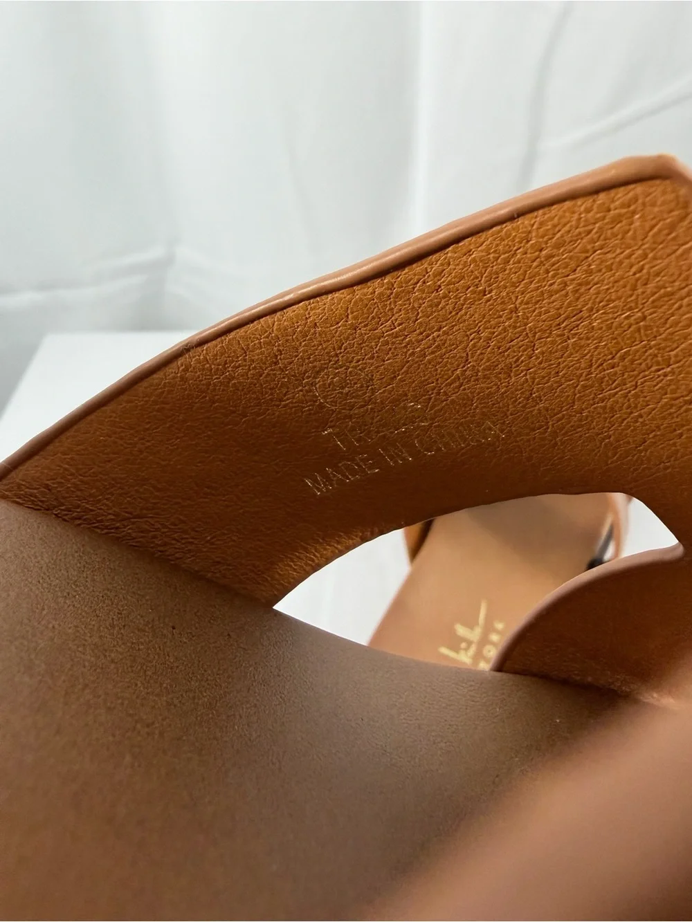 NWT Nicole Miller Women’s Size 8 Tan Slide Sandals with Cushioned Platform